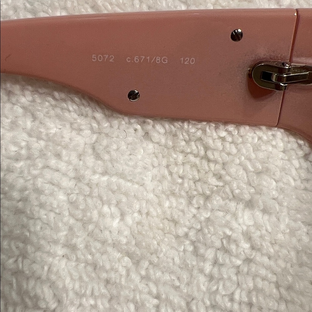 CHANEL Peach/pink Sunglasses with a Chanel case - Picture 8 of 10